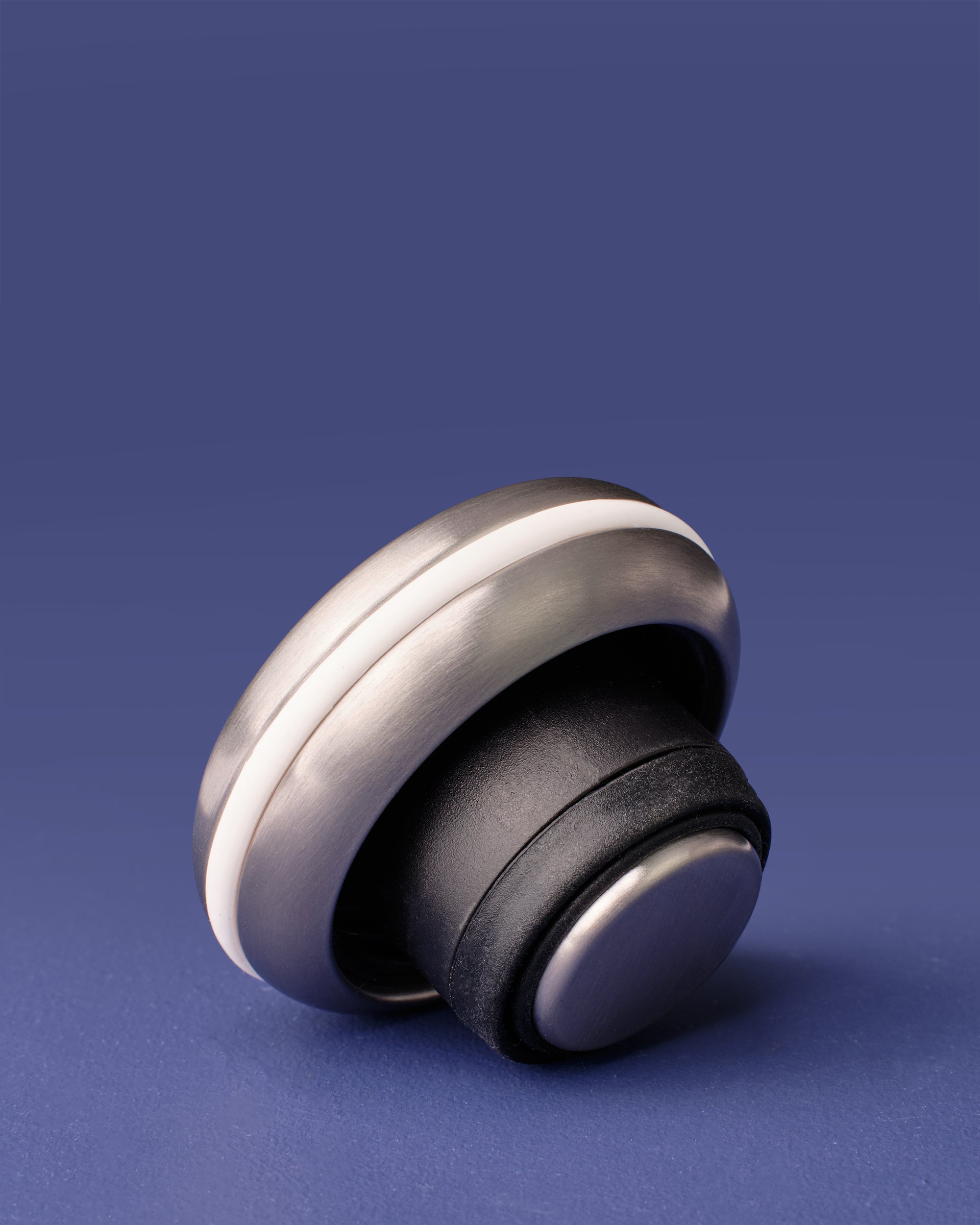 close up white bq bottle cap for 450ml